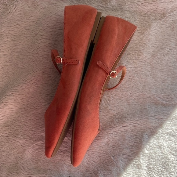 Old navy pink faux suede point toe flats - Picture 4 of 10